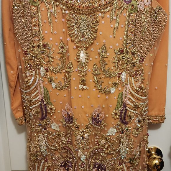 PAKISTANI PARTY WEAR - Picture 1 of 4